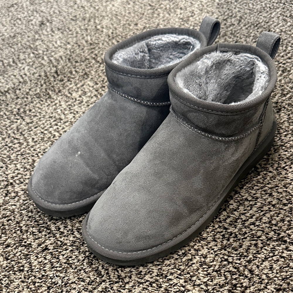 Gray mini Ugg look alike